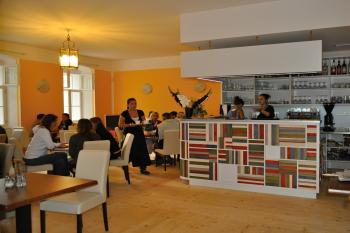 Toniova zámecká kavárna - interiér (© Ivona Jasníková, 08/2012)