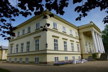 Kostelec nad Orlicí-nový zámek (© Vlastislav Mareček, 05/2016)