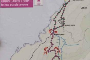  (© https://www.inishview.com/activity/urris-lakes-loop-walk/)