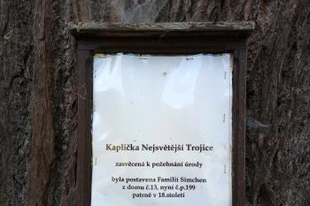 informační cedule u kaple (© Stanislav Drda 07/2022)
