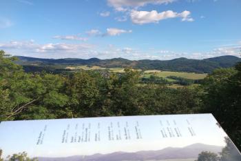 výhled do krajiny směrem na JV (© Stanislav Drda 07/2022)