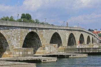 Kamenný most v bavorském Regensburgu. (© Pavel Vítek 09/2012)