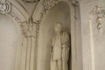 Socha na schodišti (© Miroslav Mastný, 07/2011)