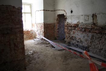Připraveno na rekonstrukce (© Miroslav Mastný, 07/2011)