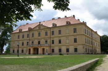 Zámek od východu ( © Ivan Grisa 08/2005)