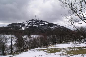 Pohled na Jedlovou z Křížové hory (© Lenka Marsová, 04/2008)