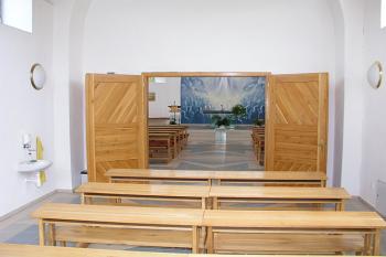 Interiér kostela ( © Roman Řezáč 07/2004)