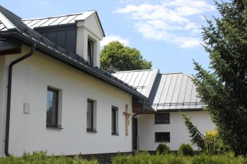 fara u kostela (© Luděk Vláčil  07/2022)