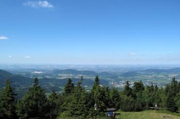 výhled na Frenštát a Štramberk (© Jan P. Štěpánek 07/2013)