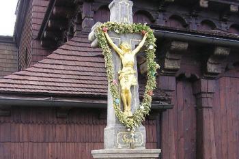 Historický kříž před kaplí (© Jan P. Štěpánek 07/2006)