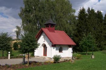 Novodobá stavba kaple (© Ivo Rozehnal  07/2022)