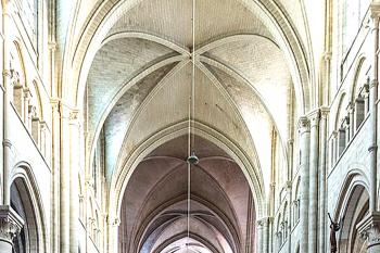 Katedrála sv. Štěpána, v severozápadním Burgundsku, ve rancouzském městě Sens. (© Pavel Vítek 06/2005                           )