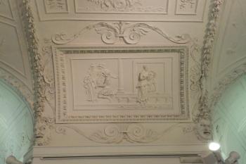 Detail - Pero krmí vězněného otce mateřským mlékem (© Johannes Cladis, 12/2014)