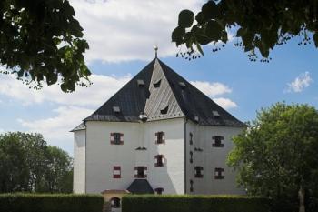 Letohrádek Hvězda (© Jiří Albert, 08/2007)