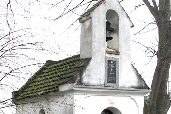 Kaple v obci Líský u Slaného v kladenském okrese. (© Pavel Vítek 04/2018)