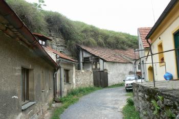 Kontraeskarpa hradního příkopu (© Prudký Martin, 06/2007)