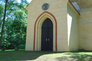 vstupní portál do kaple (© Jaroslav Špiroch  06/2022)