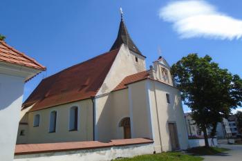 pohled na kostel od severozápadu (© Jaroslav Špiroch  07/2022)