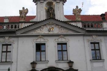 Vstupní brána ( © Petr Turyna 02/2004)