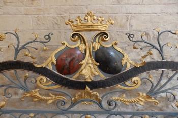 Kaple sv. Anny - hrob abatyše Kunhuty Přemyslovny - kovaná ohrádka (detail) (© Johannes Cladis, 08/2015)