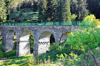 Kamenný viadukt u obce Pernink v Karlovarském okrese. (© Pavel Vítek 06/2020)