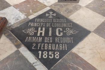 Kostel Narození Páně - náhrobek Františka Jiřího z Lobkovic (© Johannes Cladis, 01/2017)