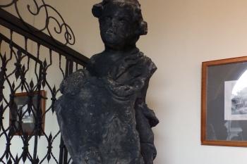 Původní putti z předdvoří (© Johannes Cladis, 01/2017)