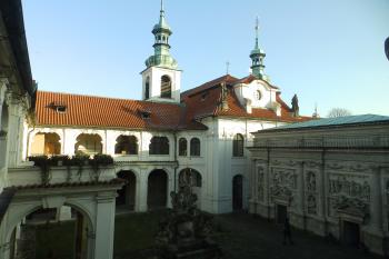 Pohled do nádvoří (© Johannes Cladis, 01/2017)