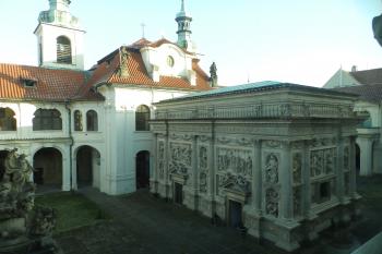 Pohled do nádvoří (© Johannes Cladis, 01/2017)