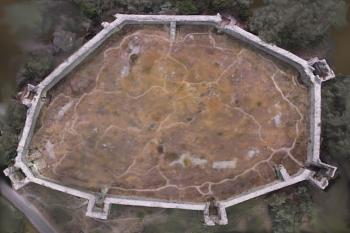  (©zdroj:http://netcastle-webgis.eu/listing/castle-of-gardiki/?la)