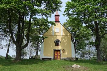 Zubří-kaple sv. Jana Nep. (© Frant. Guttenberg 05/2017)