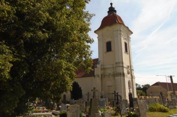 pohled na kostel ze severozápadu (© Jaroslav Špiroch  08/2022)