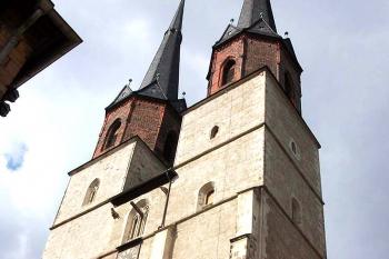 Kostel Panny Marie v německém městě Halle nad Saalou. (© Pavel Vítek 06/2001)