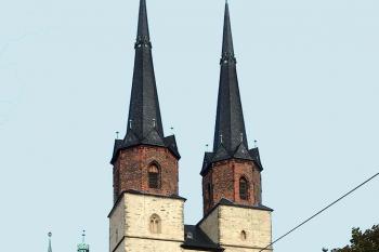 Kostel Panny Marie v německém městě Halle nad Saalou. (© Pavel Vítek 06/2001)