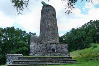Jubilejní památník bitvy u Chlumce 1813 ( © František Kinař 05/2017)