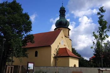 Pomezí nad Ohří-kostel (© Petr Duffek 05/2019)