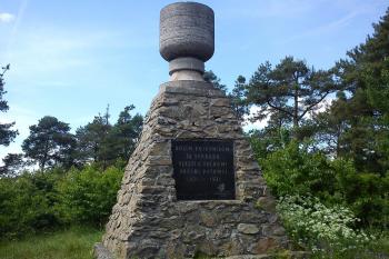 Jevišovice-památník (© Leoš Machát 05/2011)