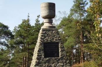 Jevišovice-památník (© Kos Kuba 10/2007)