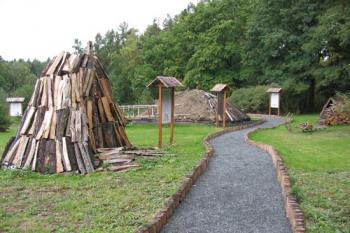 Naučný okruh (©2003 Jiří Čížek)