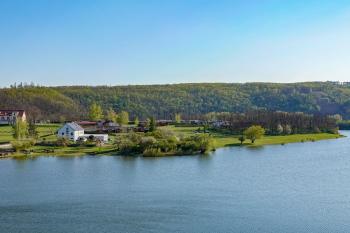 vodní nádrž Výrovice (© Štěpán Dvořák  04/2020)