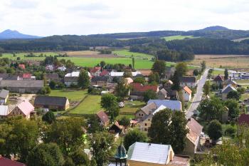 panorama obce-k Bezdězu (© Václav Čermák, 09/2009)