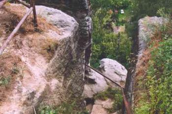 Schody na skalní plošinu (© Petr Šantrůček 06/2004)