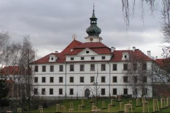  ( © Petr Turyna 12/2004)