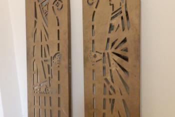 Vstup do krypty - sv. Vojtěch a sv. Benedikt (© Johannes Cladis, 08/2015)