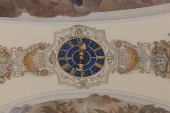 Detail hodin na stropě hlavní lodi (© Johannes Cladis, 08/2015)