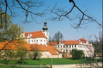 Břevnovský klášter (© Hana Kubikova 05/2005)