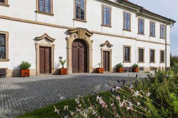 Vstupdo Prelatury (© Klášter benediktinů  01/2026)