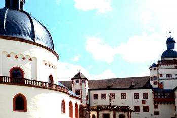 Pevnost Marienberg nad bavorským Würzburgem. (© Pavel Vítek 05/2001)