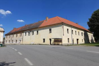 Zámek od jihozápadu (© Adam Šebesta 09/2022)