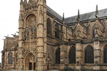Katedrála sv. Štěpána ve francouzském Bourges. (© Pavel Vítek 06/2005                           )